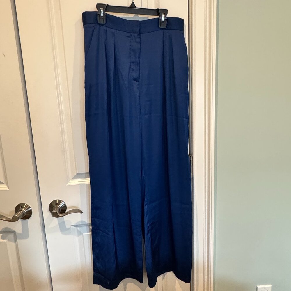 Abercrombie & Fitch High-Rise Wide Leg Satin Pant Trouser - M short